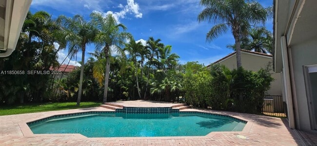 Building Photo - 1506 Lantana Ct