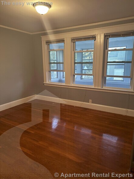 Building Photo - 62-64 Billings Ave Unit #2