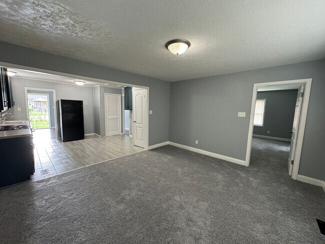 Building Photo - 712 Melvenia St