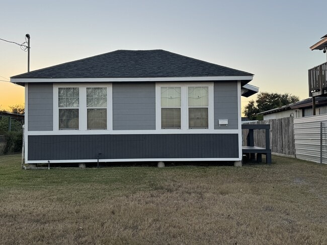 Building Photo - 413 Osage St