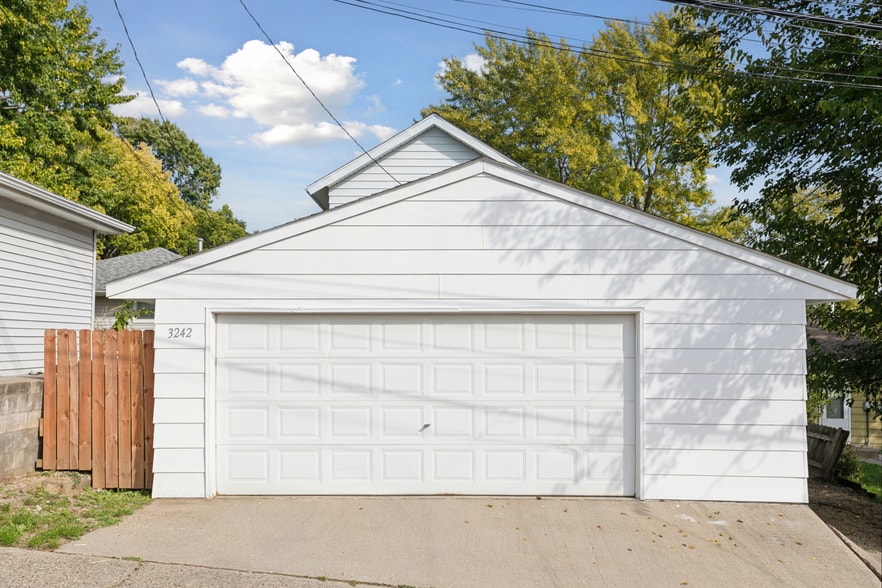 Building Photo - 3242 Hayes St NE