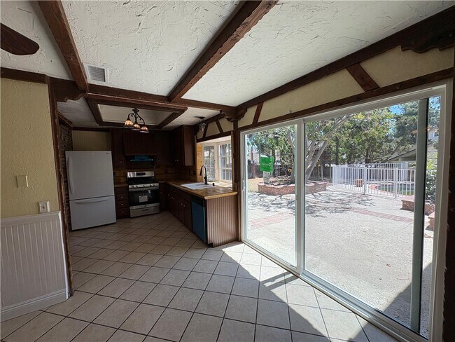 Building Photo - 2490 Michigan Dr