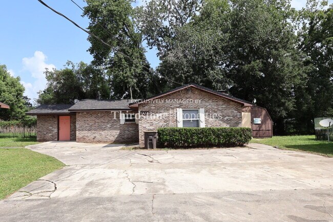 Building Photo - 5615 Atlee Ave