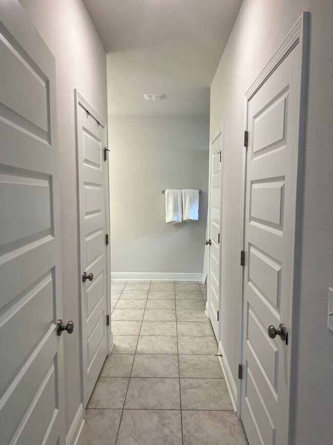 Building Photo - 8026 Burnside Lp