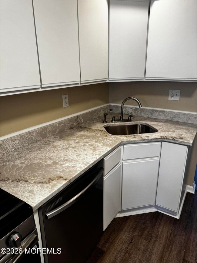 Building Photo - 905 Arlington Dr