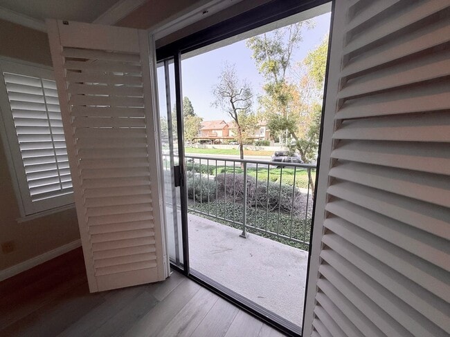 Building Photo - Best Value in Irvine!