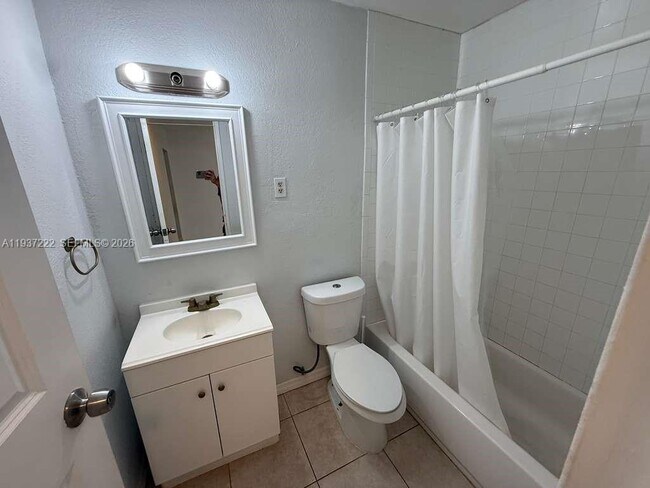 Building Photo - 1451 NE 170th St