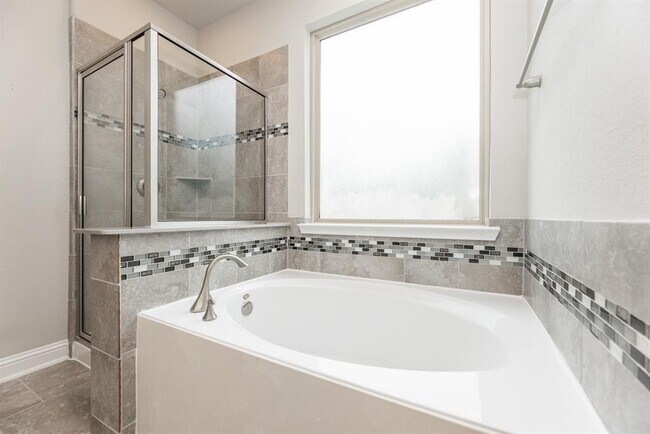 Building Photo - 207 Denfield Ct