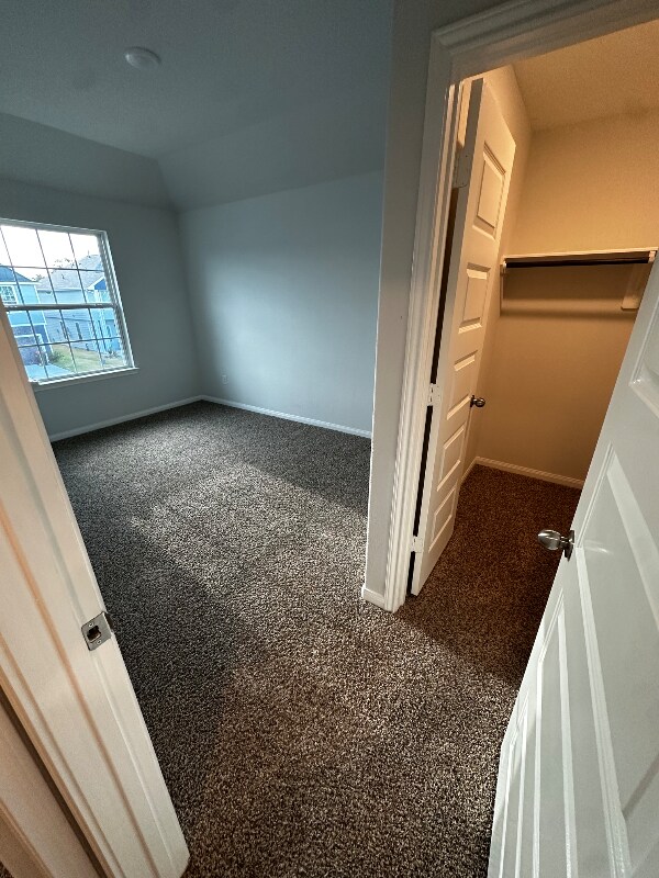 Building Photo - 22114 Regal Heights Dr