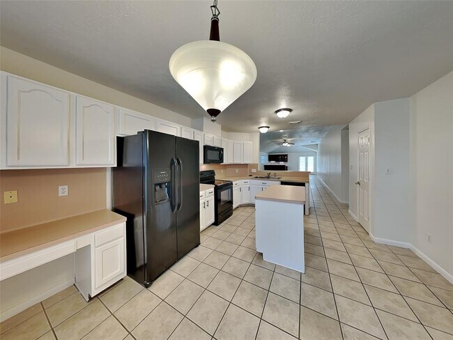 Building Photo - 10719 Scenic Dr