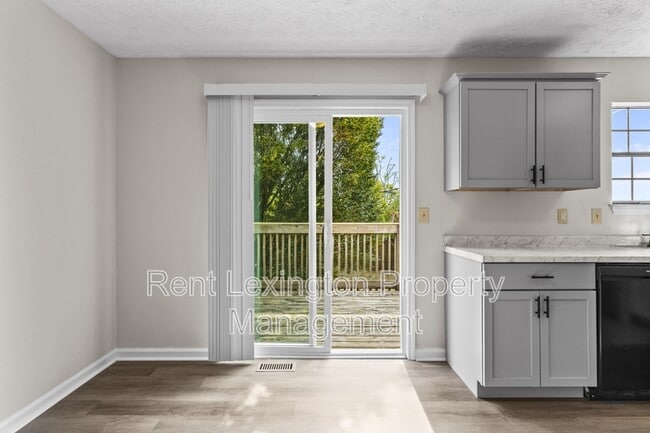 Building Photo - 3609 Sundart Dr