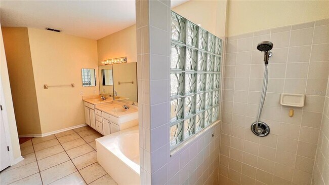 Building Photo - 7823 Fernleaf Dr