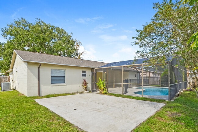 Building Photo - 409 Riverwoods Cir