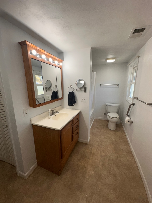 Building Photo - 203 Vicic Ave