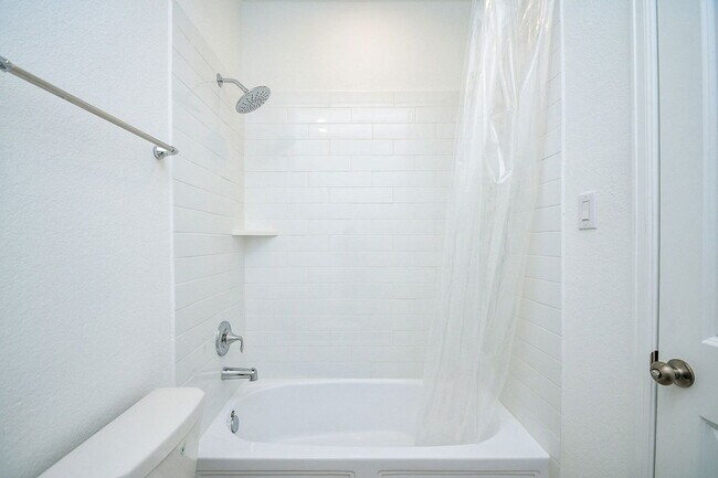 Building Photo - 28722 Mount Bonnell Dr