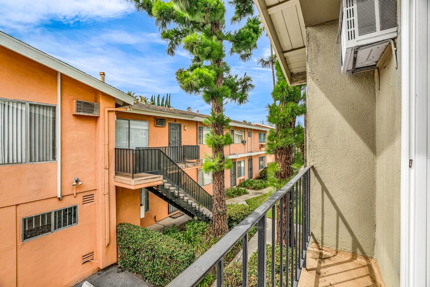 Building Photo - 10023 Sepulveda Blvd