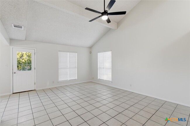 Building Photo - 115 Crest Dr