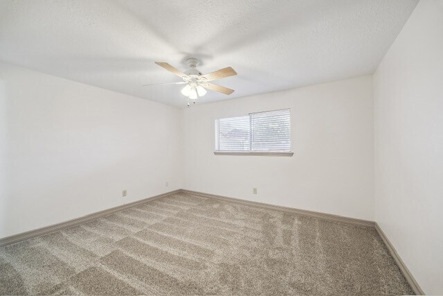 Building Photo - 5915 Ray Dr