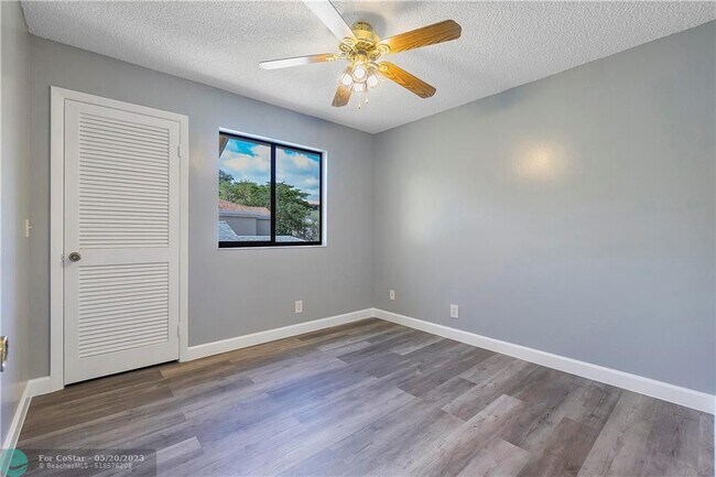 Building Photo - 1920 NW 34th Ave