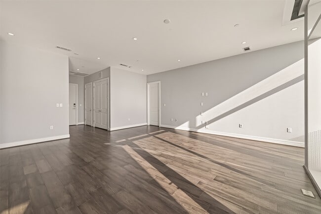 Building Photo - 4521 San Felipe St