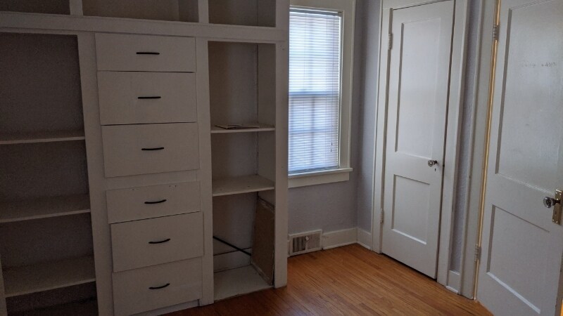 Building Photo - 226 Johnson St