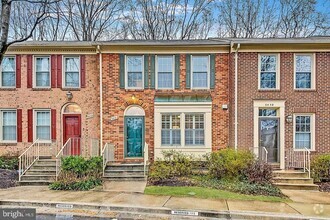 Building Photo - Sunny Updated Townhouse in Grosvenor Park