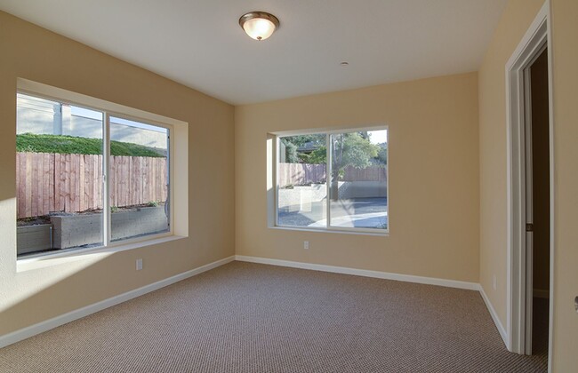 Building Photo - Barcelona Ridge Estates