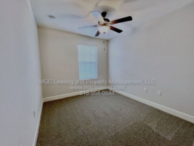 Building Photo - Timber Trails Townhomes | Available Now & Ready for Tours