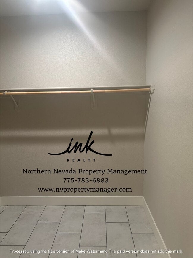 Building Photo - 1218 W Cottage Loop