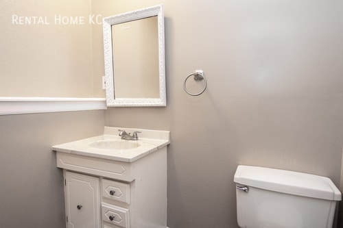 Building Photo - 15211 Navaho-