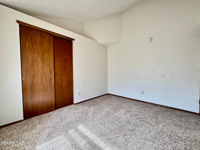 Building Photo - 11357 Lake Erie Dr