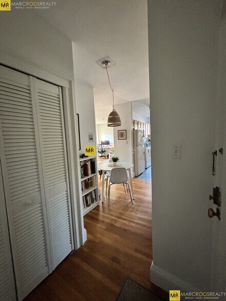 Building Photo - 52 Strathmore Rd