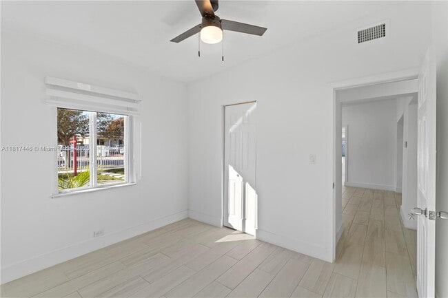 Building Photo - 641 E 44th St