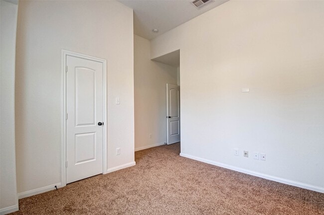 Building Photo - 20 Cheswood Manor Court