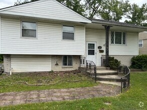 Building Photo - 101 N Walnut Ln