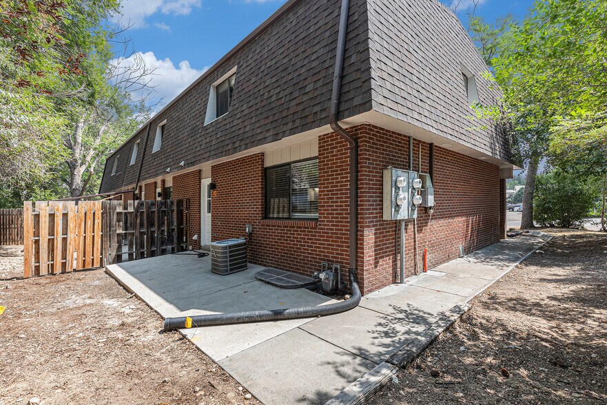 Building Photo - 2151 18th Avenue Ct
