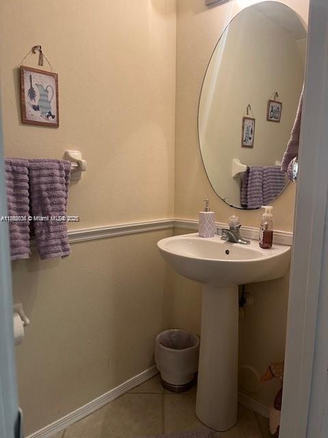 Building Photo - 8066 Sanibel Dr