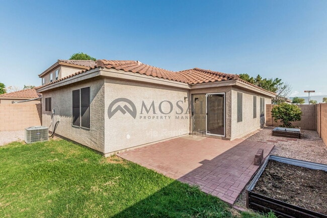 Building Photo - 1543 S Danielson Way