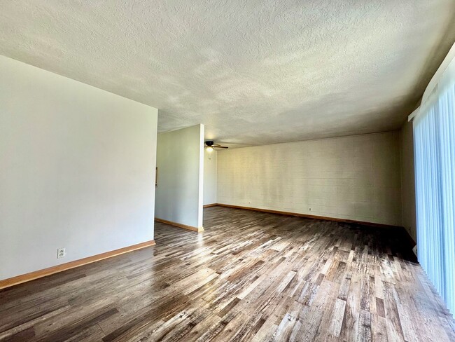 Building Photo - 1 Bedroom, 1 Bathroom Apartment for Rent!