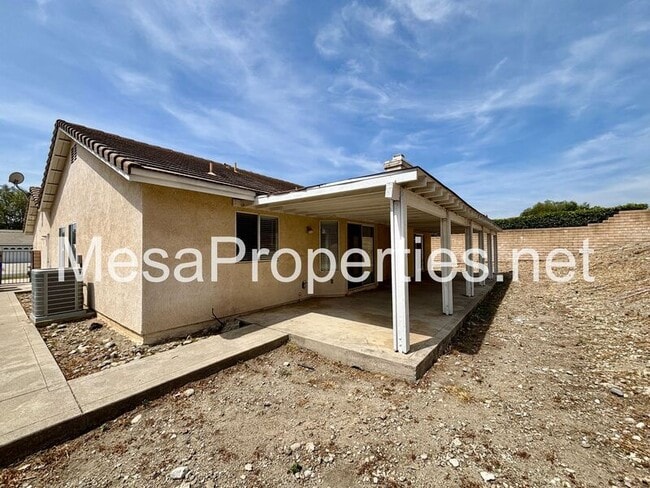 Building Photo - 2816 W Fairview Dr