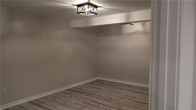 Building Photo - 170 High Pointe Dr