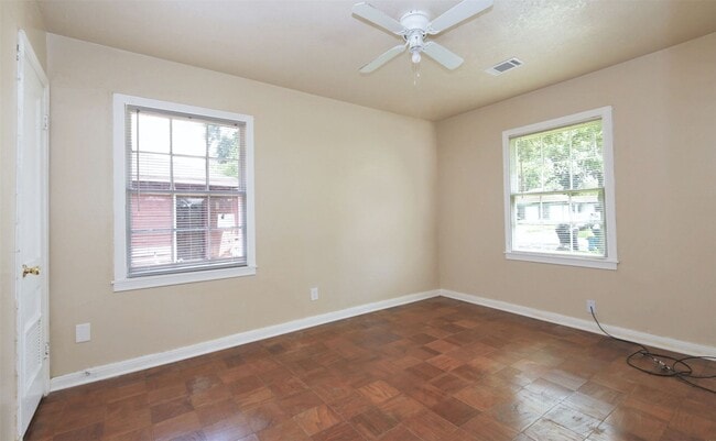 Building Photo - 5137 Chennault Rd