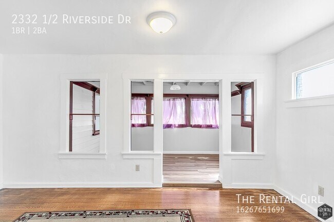 Building Photo - 2332 1/2 Riverside Dr-