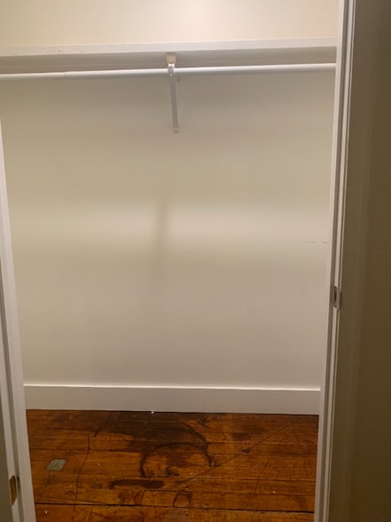 Building Photo - 1415 Kemper St