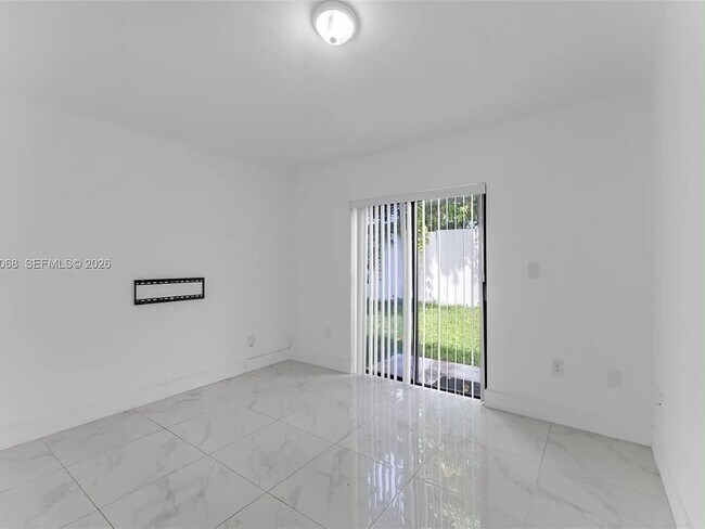 Building Photo - 8246 SW 147th Ct