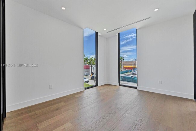 Building Photo - 630 NE 82nd St