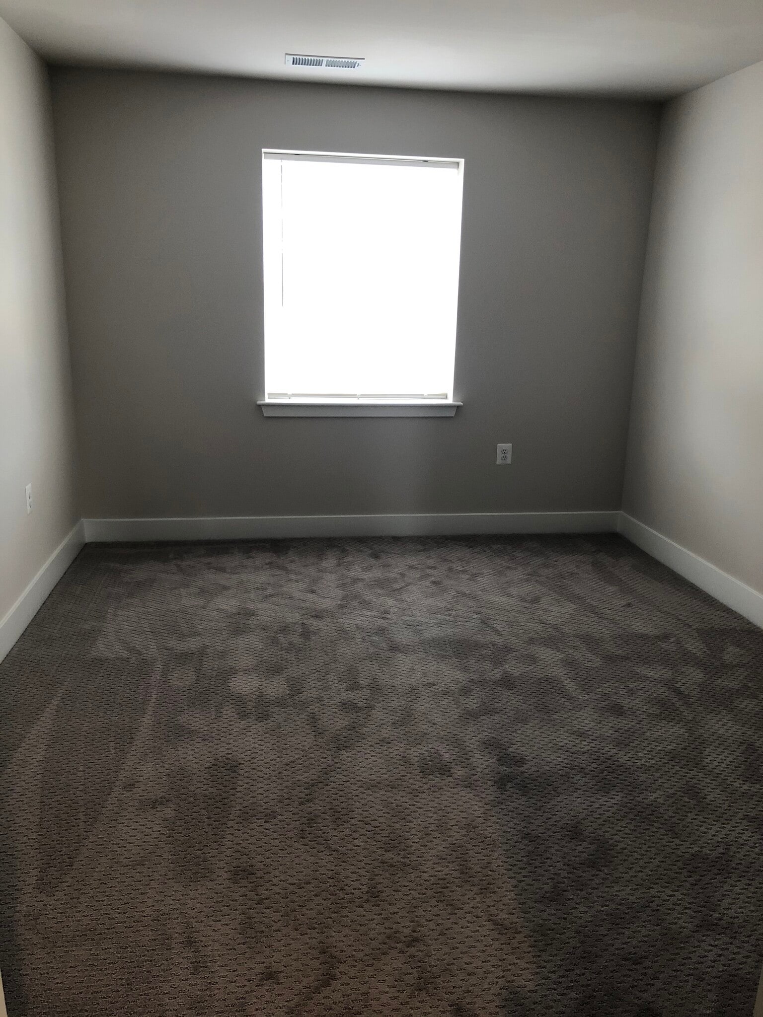 Building Photo - 304 8th St