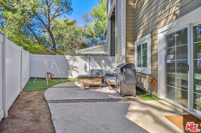 Building Photo - 4204 Flintlock Ln