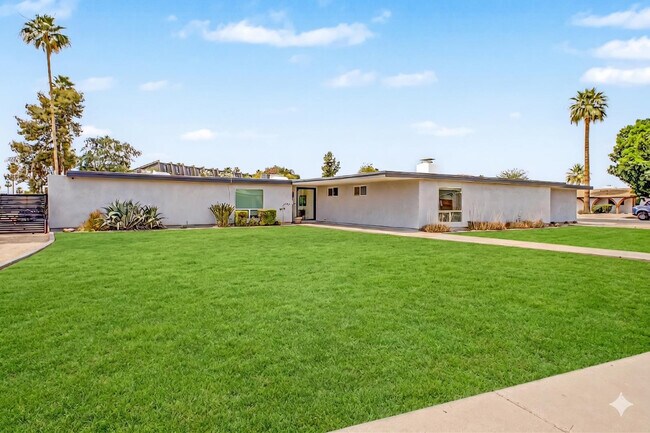 Building Photo - 2800 S Bala Dr