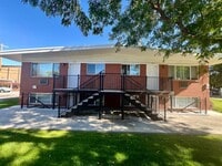 Building Photo - 1/2 off first month's rent on Remodeled unit in Millcreek